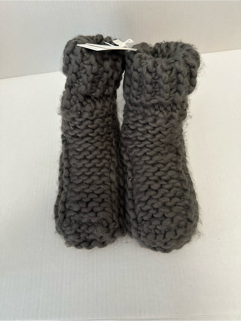 Lemon Hand Knit Slippers Womens S/M 5-7 Charcoal Gray Chunky Knit NWT Cozy